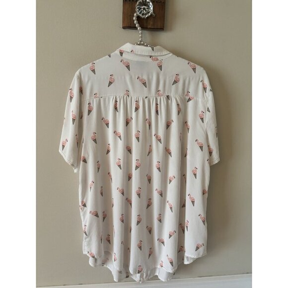Torrid Size 2 White Button Front Blouse Flamingo Ice Cream Cone Short Sleeve - Picture 3 of 5